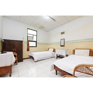 OYO 90985 Hotel Alhakim Syariah